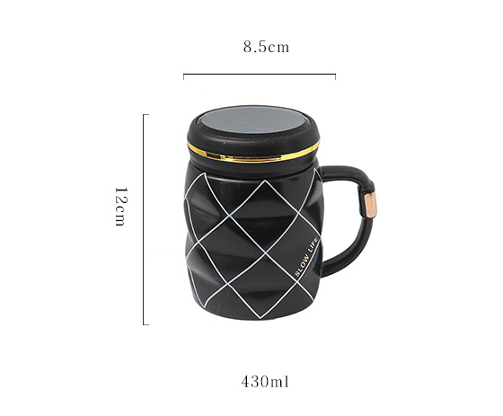 Tazza bianca e nera grande