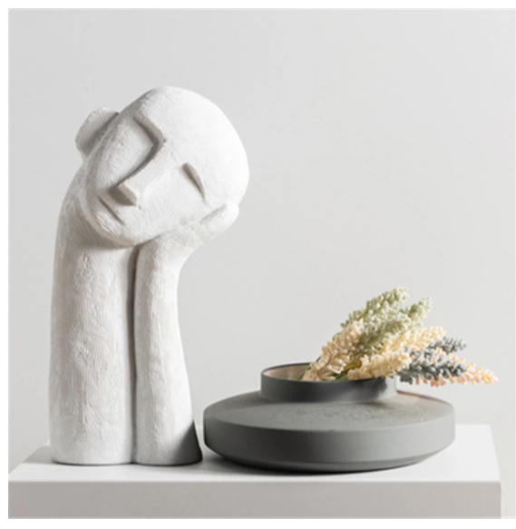 Statuetta ragazzo minimalista