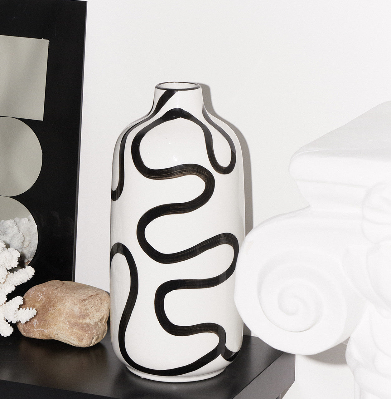 Vaso linee astratte