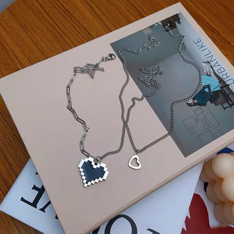 Collana pixel cuore