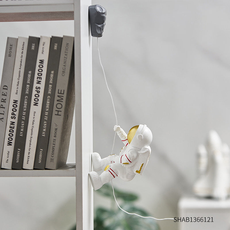 Statua astronauta moderna