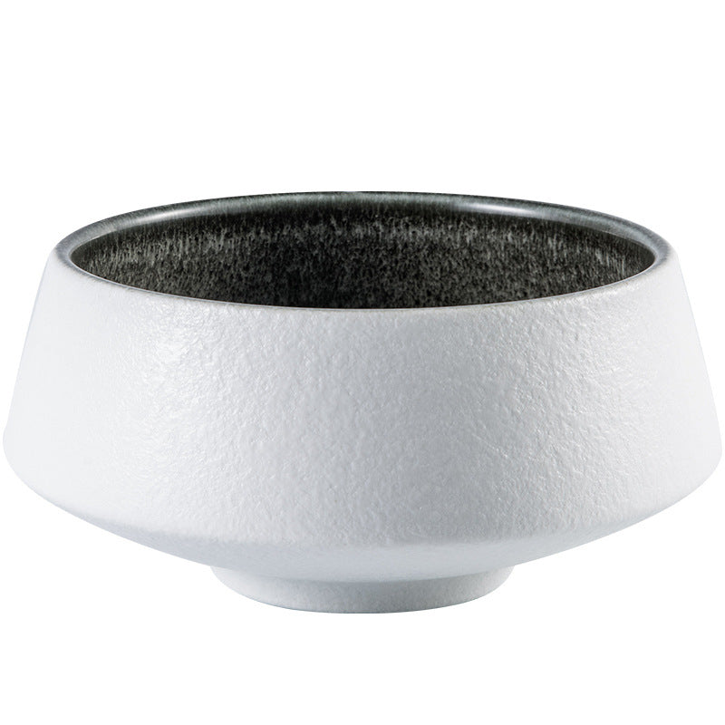 Ciotola ceramica nordica con piedi