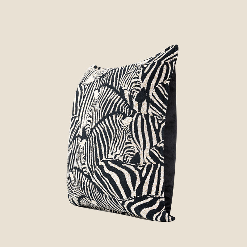 Cuscino bianco nero stampato zebra