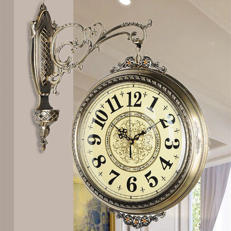Orologio da parete Barocco ornato
