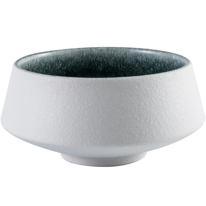 Ciotola ceramica nordica con piedi