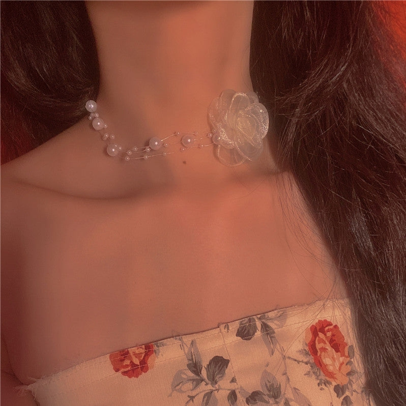 Collana rose tema francese retrò