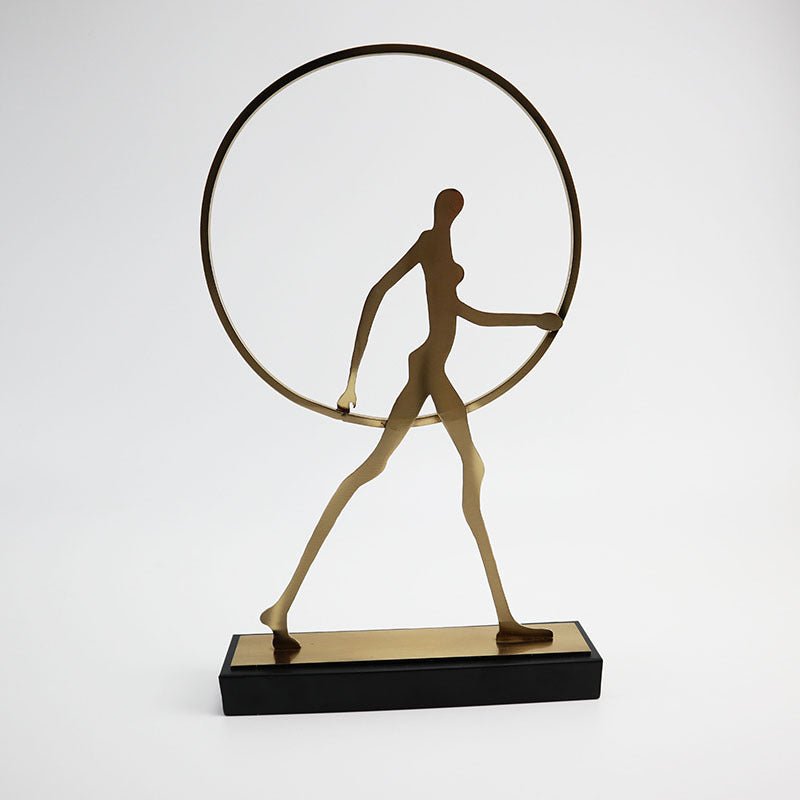 Ornamento astratto con figura