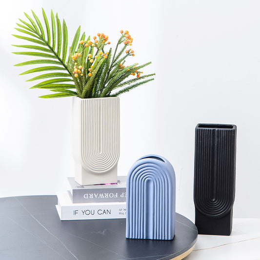 Vaso minimalista in ceramica