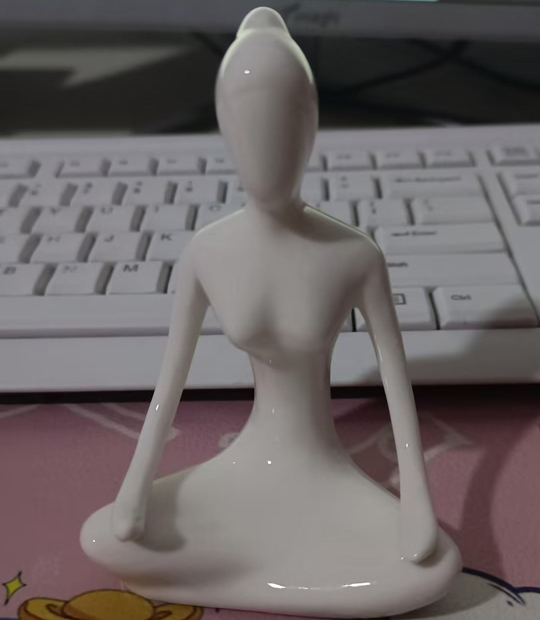 Scultura ragazza yoga