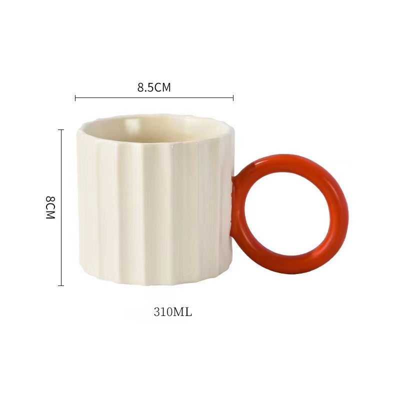 Tazza con orecchie grandi