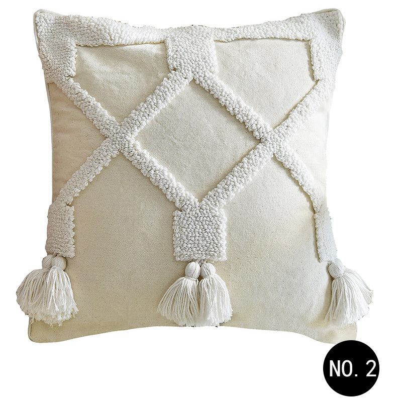 Cuscino bianco ricamo geometrico rilievo