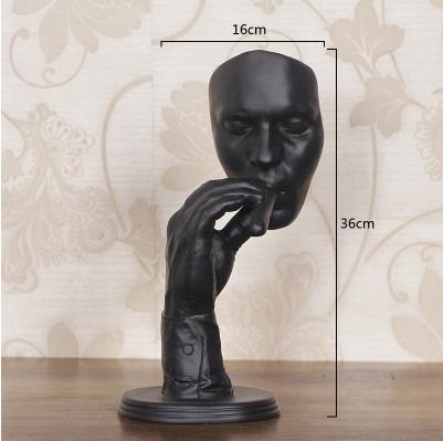 Scultura in marmo uomo che fuma