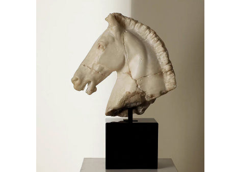 Scultura testa di cavallo