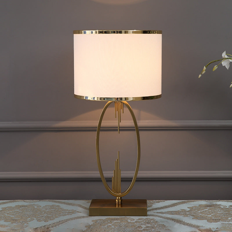 Lampada nordica da comodino