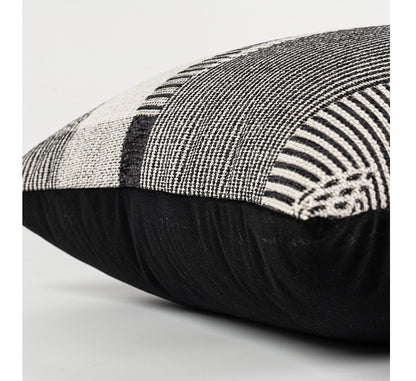 Cuscino grigio-nero astratto