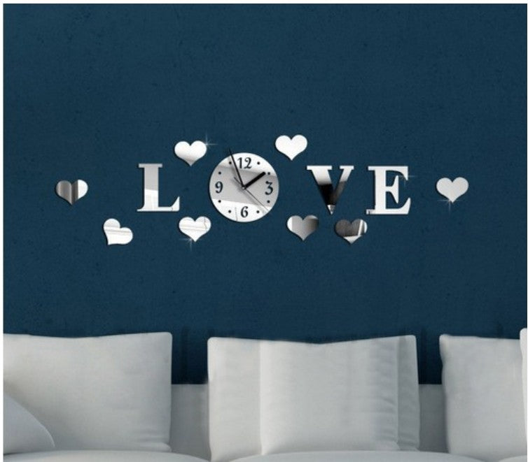 Orologio da parete LOVE e cuori