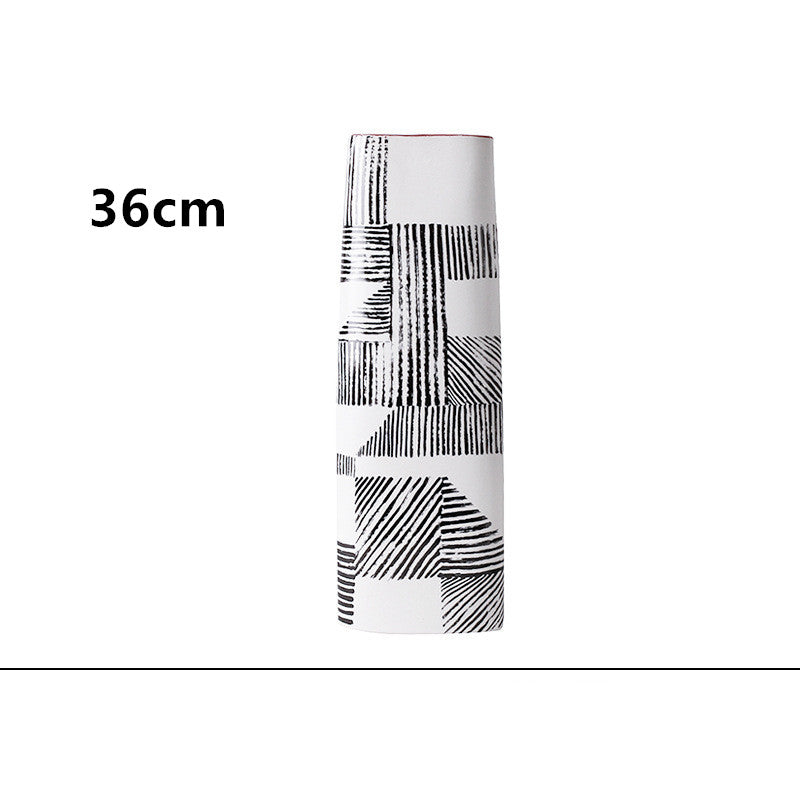 Vaso nordico con linee dipinte