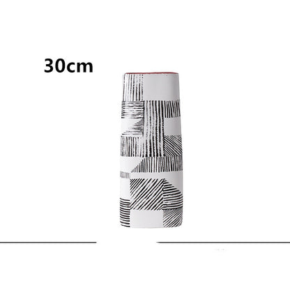 Vaso nordico con linee dipinte