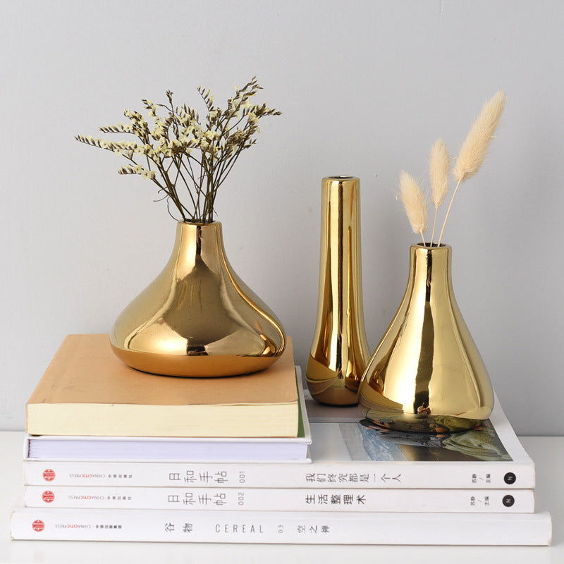Vaso piccolo dorato