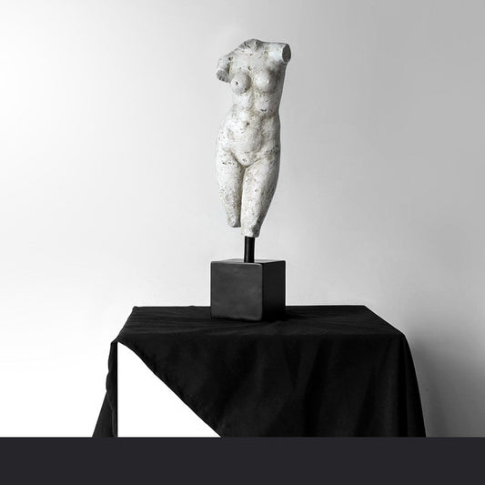Scultura in gesso decorativa