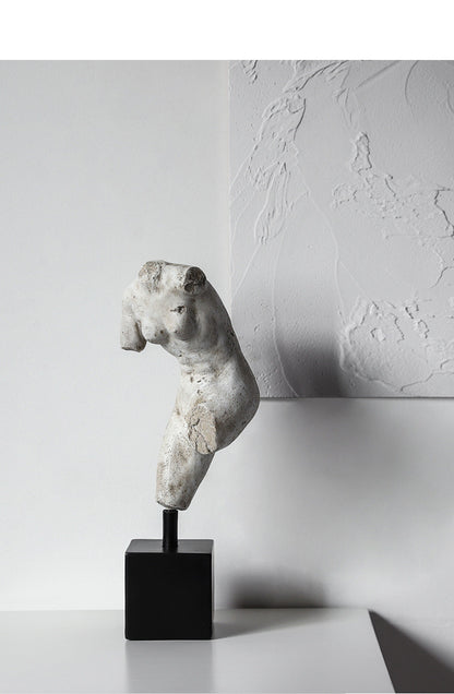 Scultura in gesso decorativa