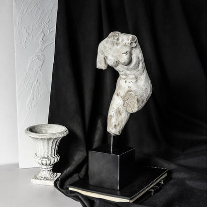 Scultura in gesso decorativa