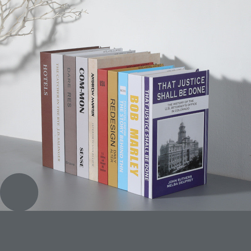 Libri decorativi finti