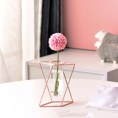 Vaso metallo geometrico