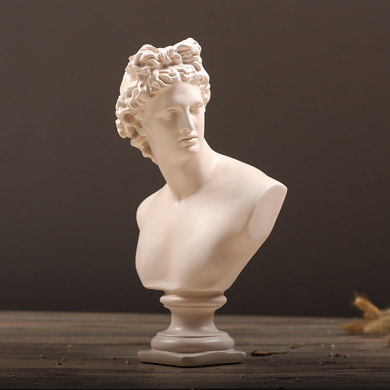 Busto donna capelli ondulati classico