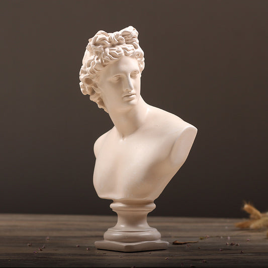 Busto donna capelli ondulati classico