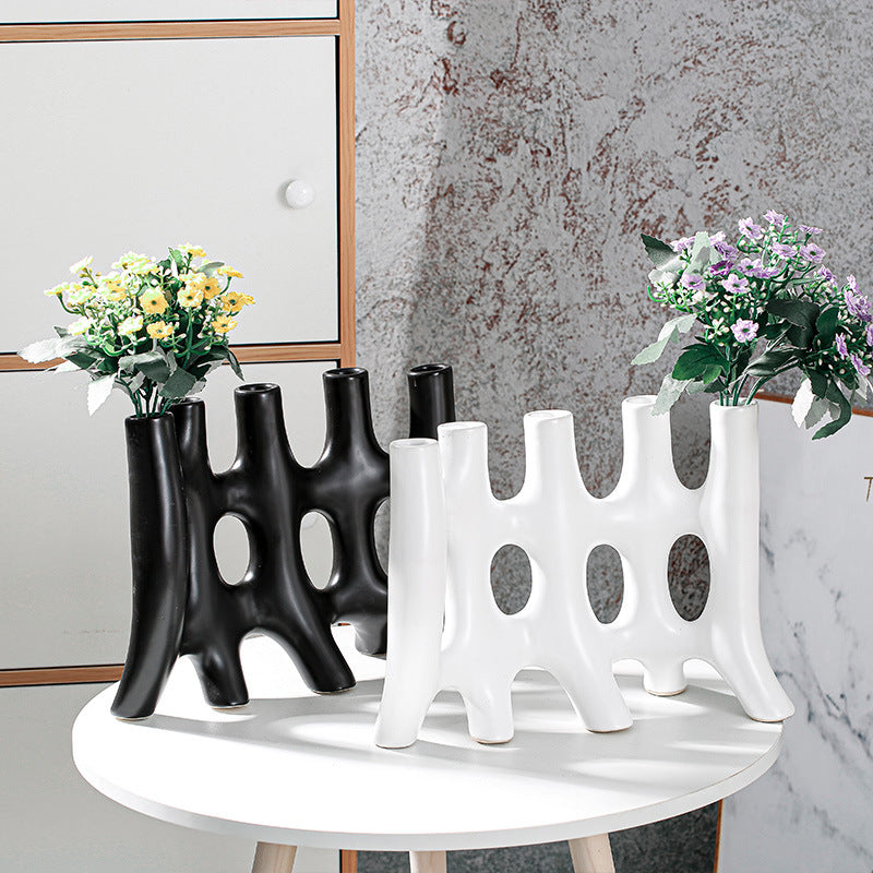 Vaso in ceramica astratto