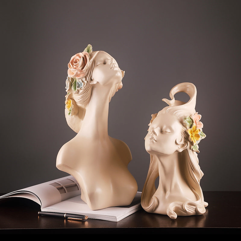 Figura Ragazza Floreale