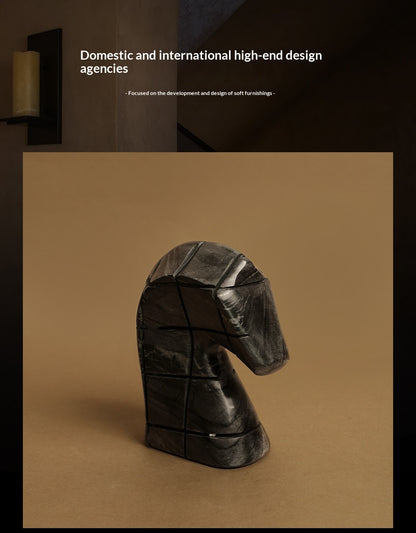 Testa di cavallo in marmo nero