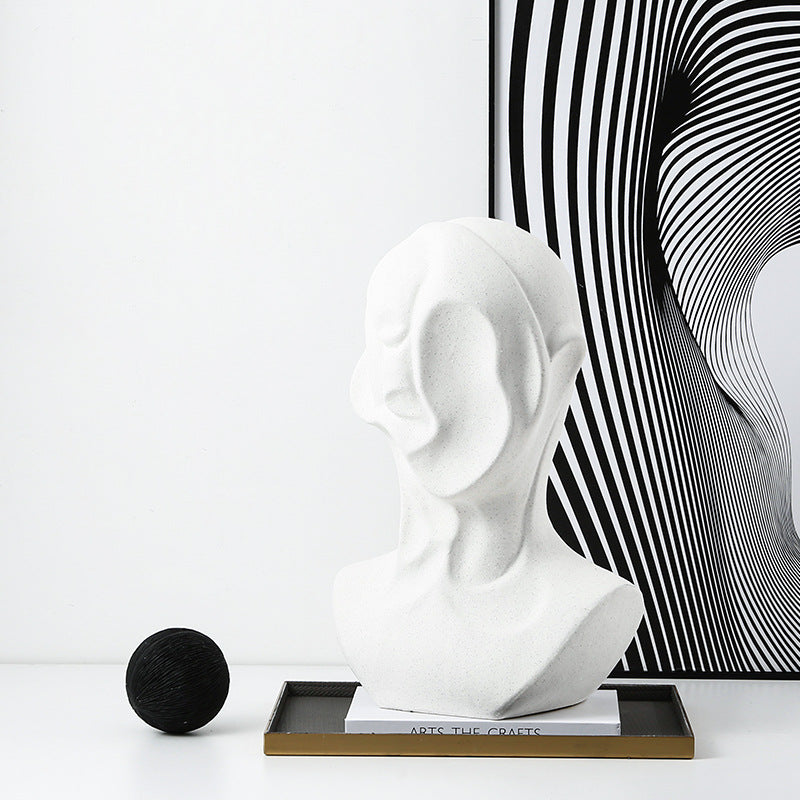 Figurina ceramica astratta