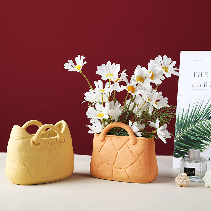 Vaso forma borsa Morandi