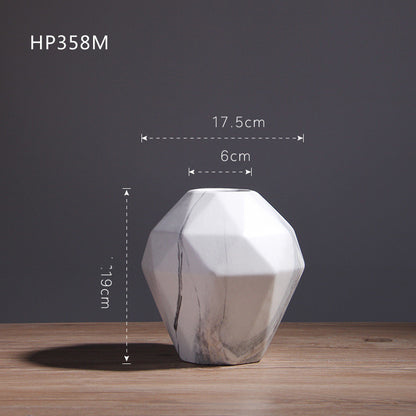 Vaso alto bianco geometrico