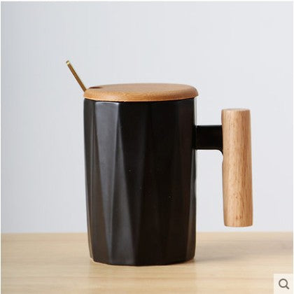 Tazza con manico in legno
