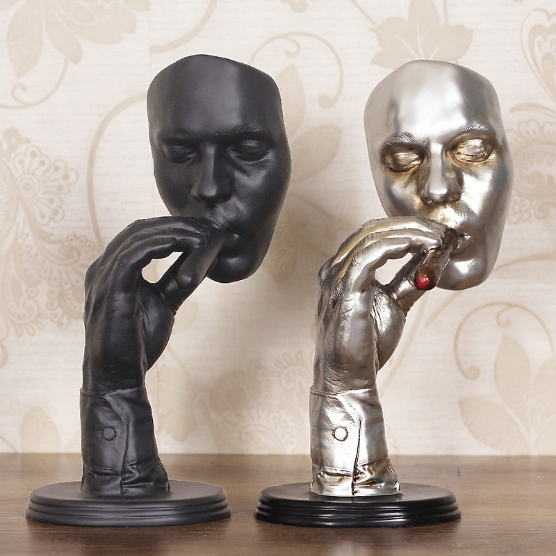 Scultura in marmo uomo che fuma