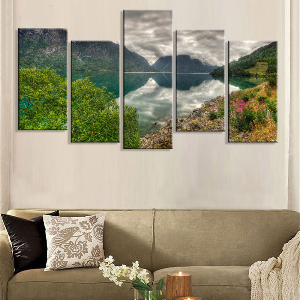 Quadro su tela Lago di montagna al tramonto