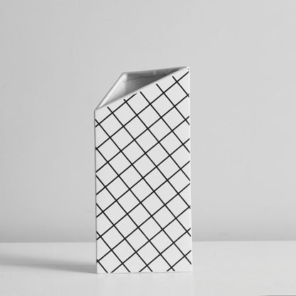 Vaso geometrico in ceramica