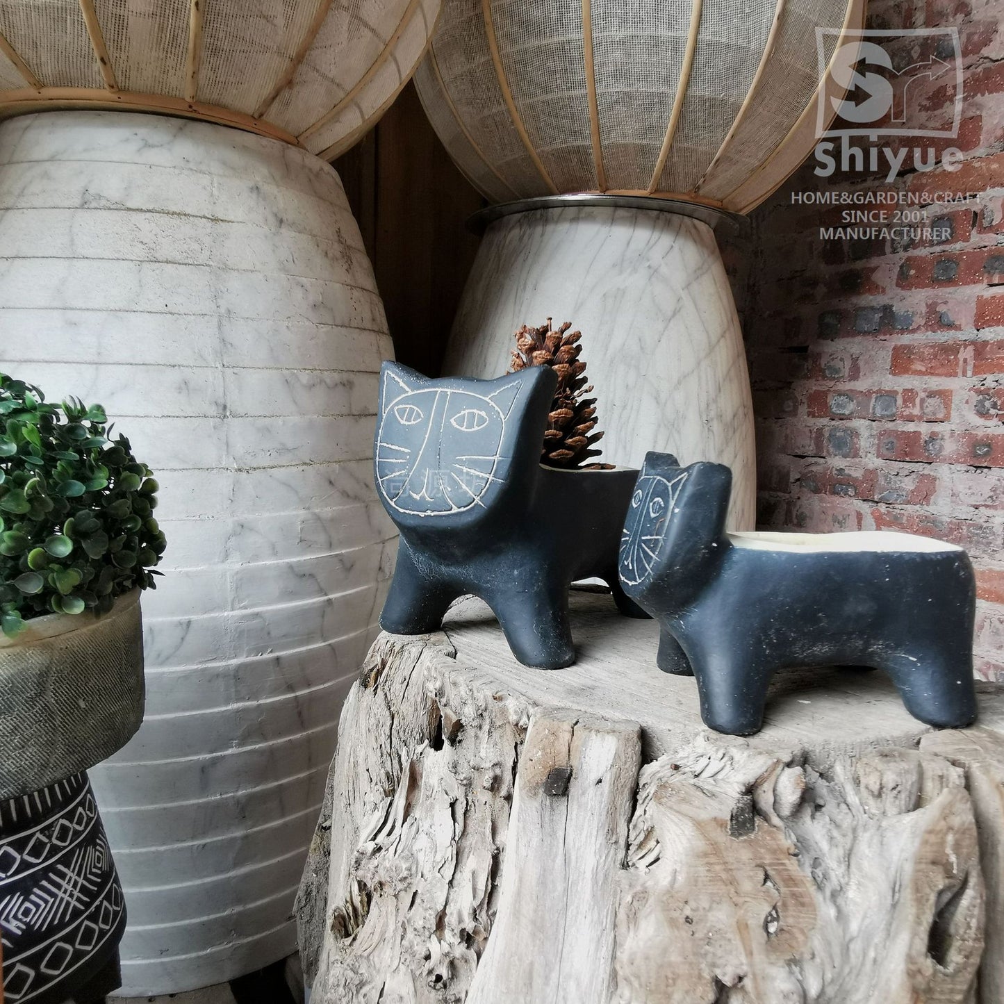 Vaso con decoro animale