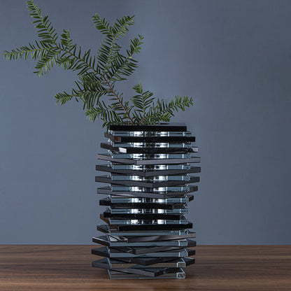 Vaso geometrico in cristallo