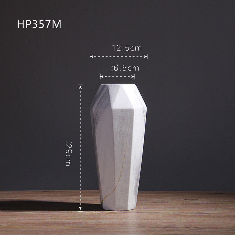 Vaso alto bianco geometrico