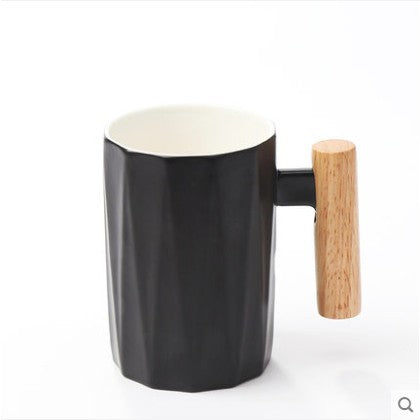Tazza con manico in legno