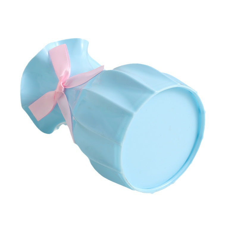 Vaso con fiori secchi