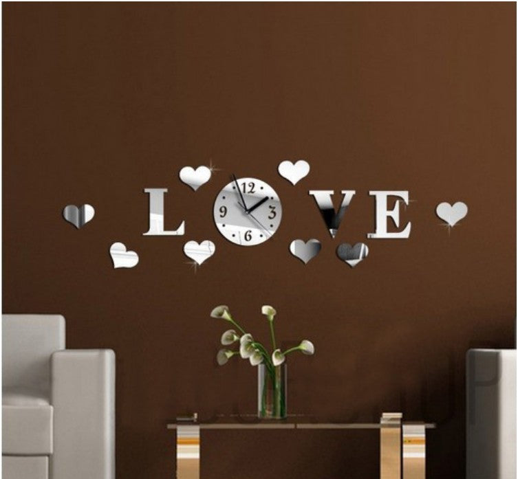 Orologio da parete LOVE e cuori