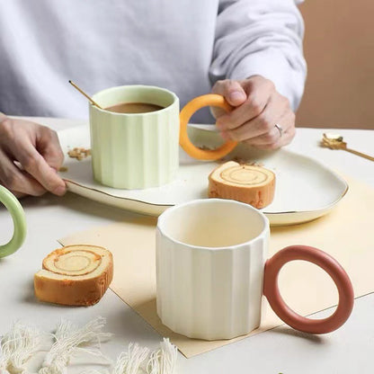 Tazza con orecchie grandi