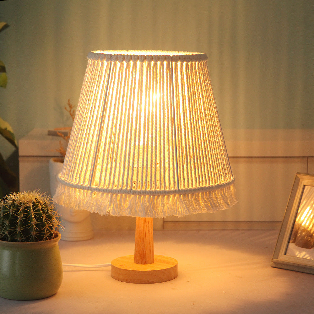 Lampada da comodino intrecciata