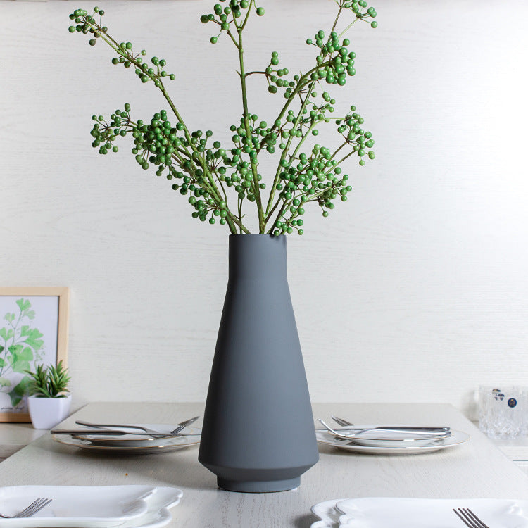 Vaso alto verde con rete bianca