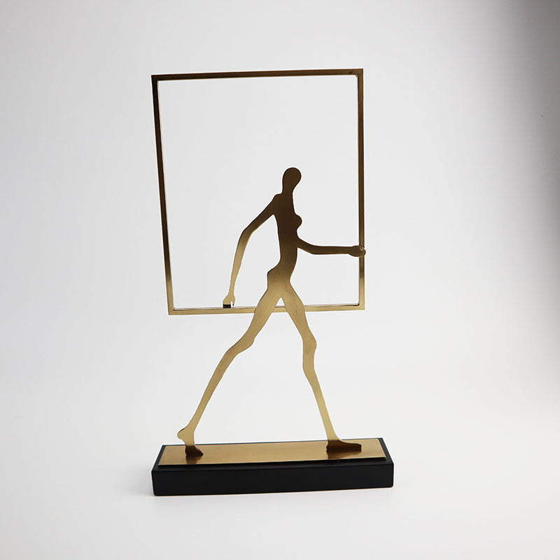 Ornamento astratto con figura